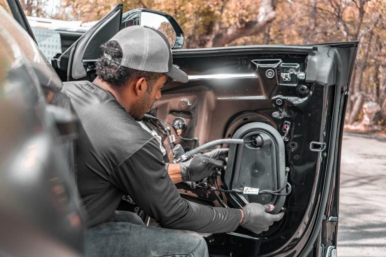 Lamborghini Urus door glass replacement